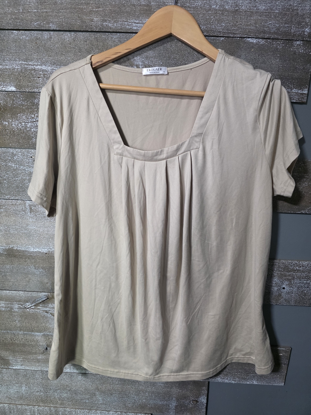 Ekouaer Beige Short-Sleeve Pleated Scoop Neck Blouse